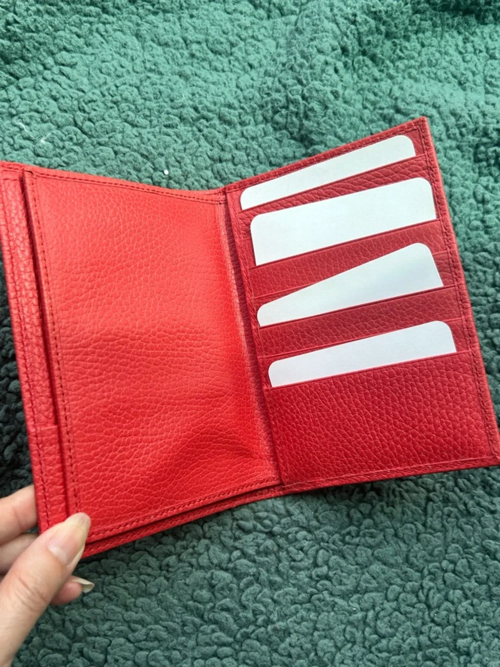 NWT Authentic Gucci Pebbled Calf Leather Passport Wallet Poppy Red
